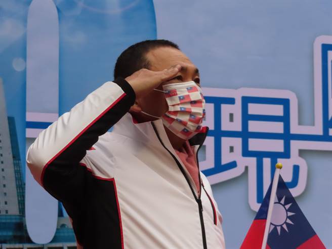 跨年活动出现自主健康管理者 侯友宜：违规一定重罚。（叶德正摄）