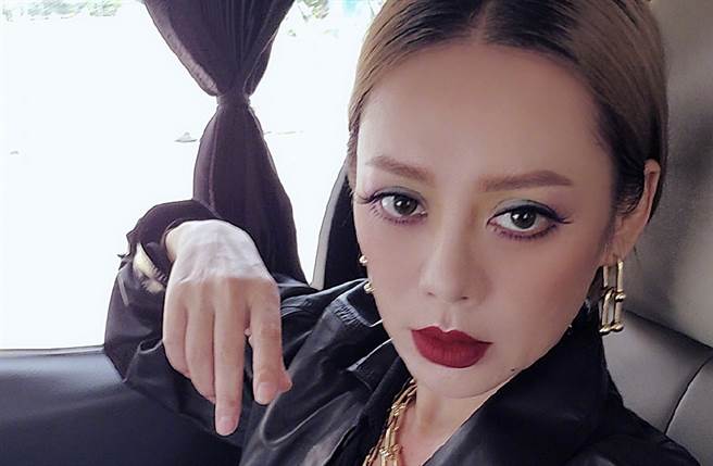 寧静宣布《乘风破浪的姐姐》女团将解散。（图／翻摄自寧静微博）