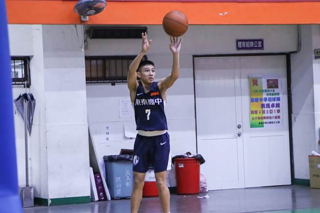 東泰廖慈恩今天對東山第4節飆進3記三分球，助隊獲勝。（資料照／大會提供）