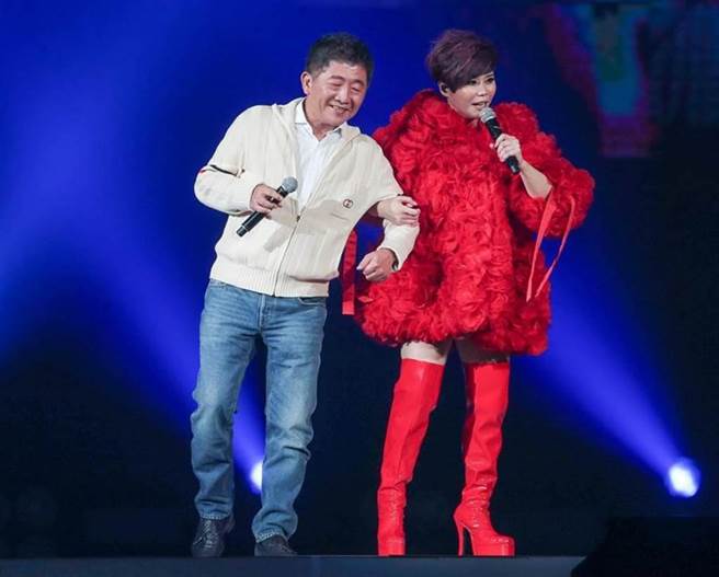 衛福部長陳時中（左）、歌手詹雅雯（右）。（圖／本報系資料照片）

