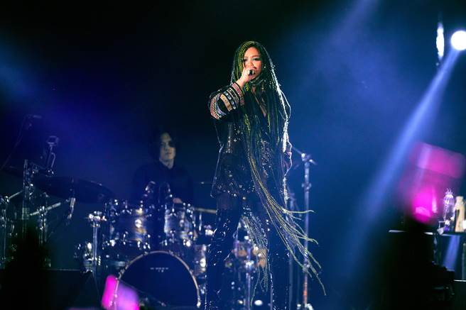 阿妹昨晚在台东海滨公园举办跨年演唱会。（声动娱乐提供）