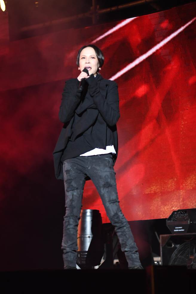 楊乃文昨睽違10年現身台灣跨年晚會。（亞神音樂提供）