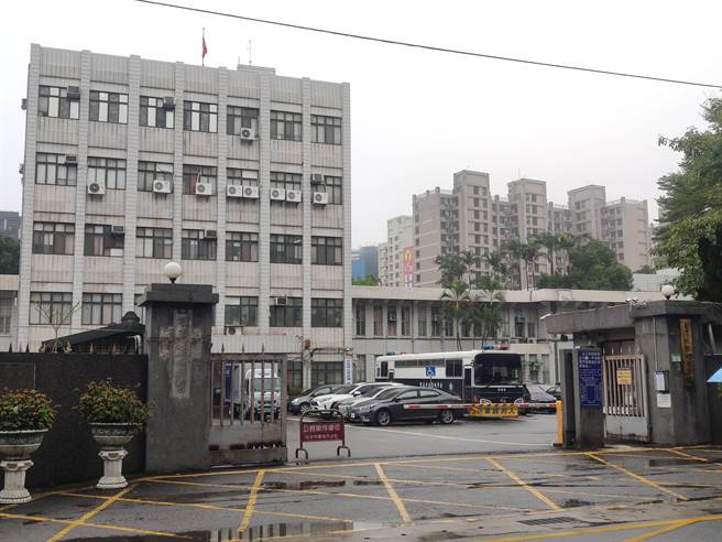 曾有「桃五线之虎」之称的王姓男子2017年假释，今年3月在桃园酒驾被逮。桃院二审认为，他假释后多次参与公益活动，若给予判刑，将取消假释，给予免刑。（赖佑维摄）