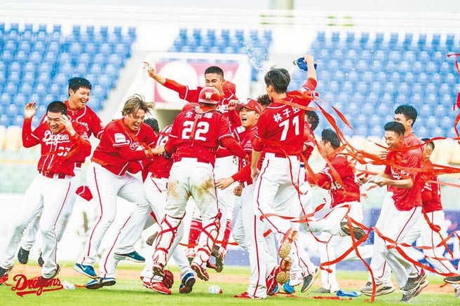 味全龙夺下2020年中职二军总冠军。（资料照，味全龙提供）