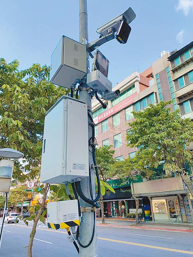 台北市1月1日起用声音照相器取缔高噪音车辆，违法将开罚1800至3600元。（台北市环保局提供／张薷台北传真）