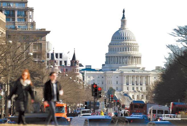 美国参院通过挺台抗中国防授权法。（图为美国国会大厦，新华社）