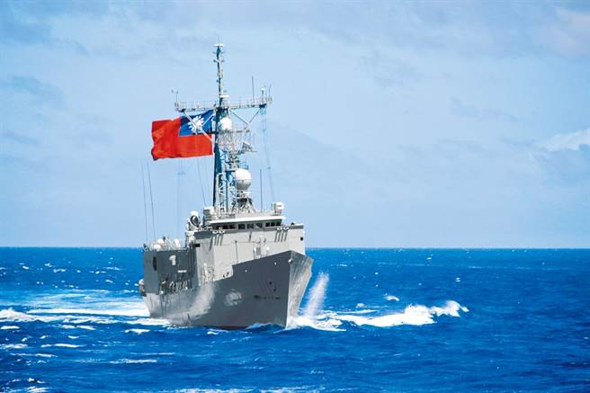 图为我铭传军舰（PFG-1112）。（海军司令部提供）