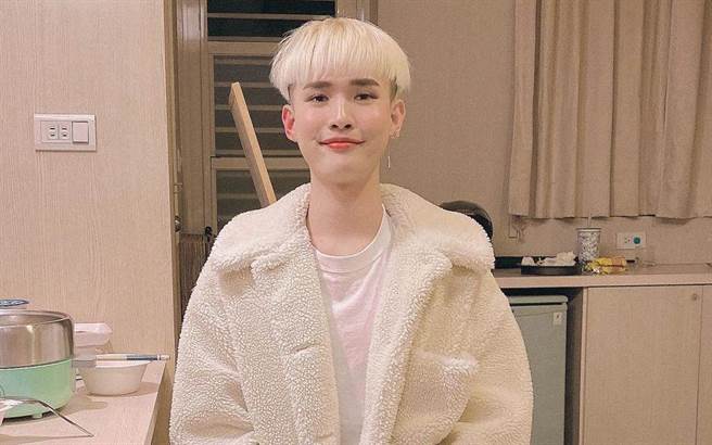 锺明轩针对炮轰书店店员一事做出回应。（图／锺明轩脸书）