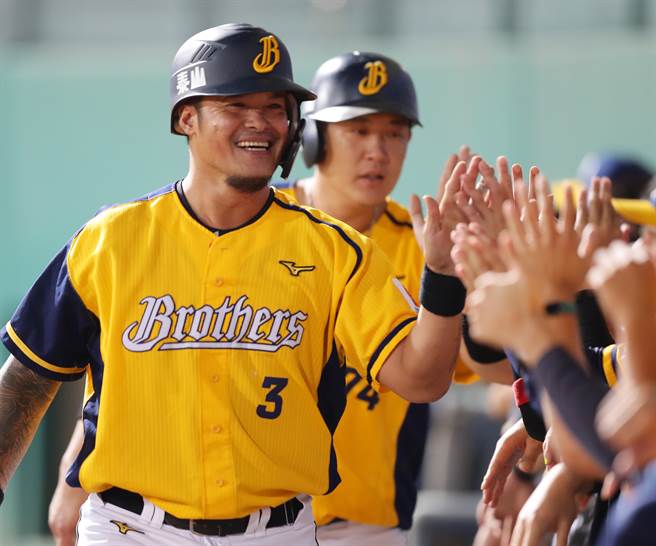 中信兄弟林智胜今年要挑战300轰里程碑。（资料照／季志翔摄）