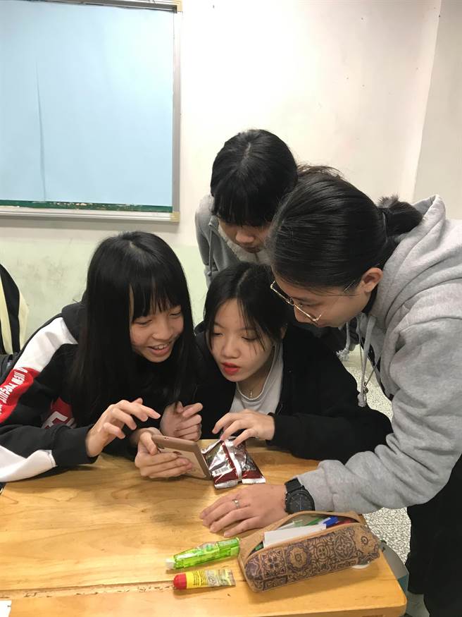 新北市新店高中响应世界粮食计划署(WFP)所发起的Free rice活动。（新店高中提供）