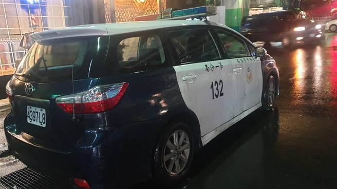 基隆KTV惊传民眾持玩具枪及刀械互砍 3男急送医 已有6人遭逮捕。（翻摄照片／吴康玮基隆传真）