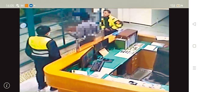 古姓夫妻因小婴儿状况紧急，慌张衝到三星派出所求助。（宜兰县政府警察局提供／胡健森宜兰传真）