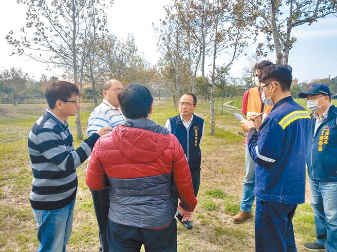 台中市府推动「全民植树」降温计画，透过在公有閒置空间及企业认养等方式广种树木，截至去年底已有8家企业响应。（中市府提供／林欣仪台中传真）