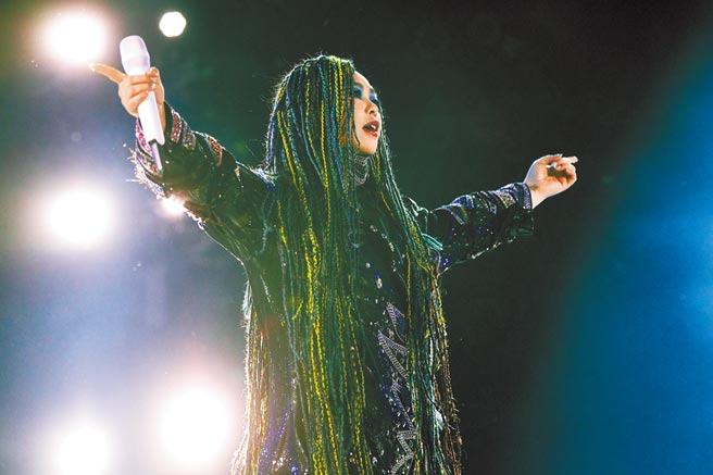 阿妹前晚在台东举办跨年演唱会，7万歌迷嗨翻。（声动娱乐提供）