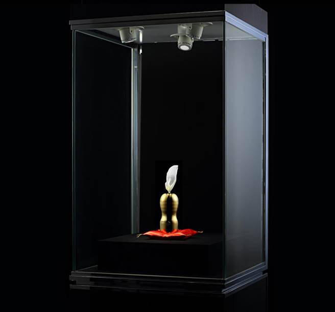 千万日圆纯金打造TENGA面纸盒（图／BEEN蜂报提供）