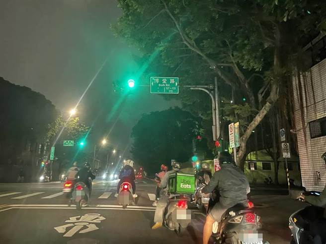 北市机车无照驾驶取缔件数逾4万6257件，竟有四成吊销仍继续骑。（吴康玮摄）