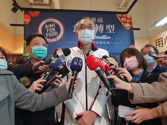 新北市副市长谢政达今（3日）表示，业者并无联合涨价等情况，但仍盼业者共体时艰，一起把关食安。（叶书宏摄）