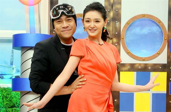 蔡康永爆料，大S拍戏时无法转身说话，靠勾手指指挥助理做事。(中时资料照片)