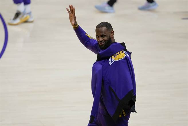 湖人前锋詹姆斯转向披萨投资，不再代言麦当劳。（美联社资料照）