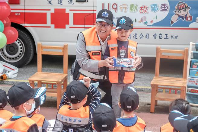 新竹县消防局将办119防火宣导周活动，民眾只要在线上参加宣导，按讚并留言，就有机会拿到充满消防元素的小礼物。（罗浚滨摄）