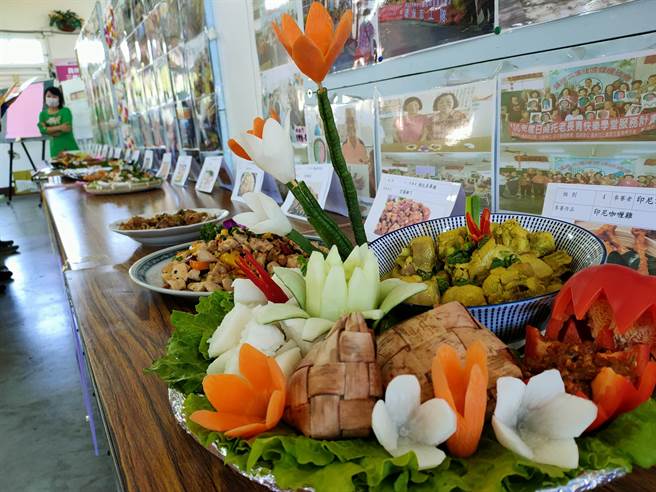 理事长李明辉说，希望透过美味的菜肴，一解乡愁，增进彼此的情感，让台湾这块土地更美好。 （吴建辉摄）