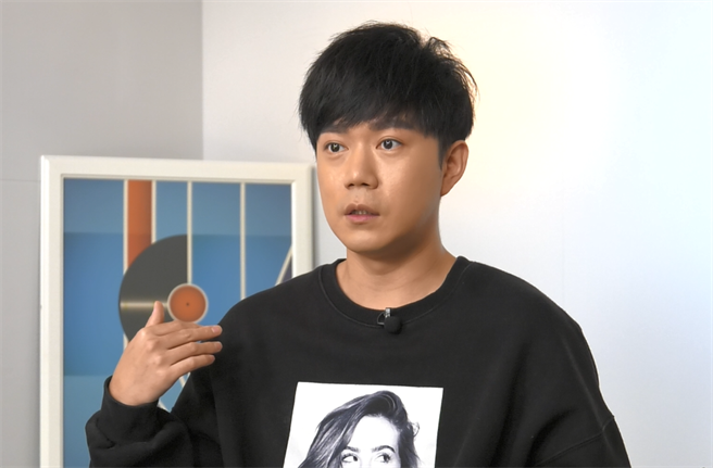 西瓜哥哥李岳坦言，这20年来自己能一直坚守岗位陪伴孩童，成为他们心中的偶像，是件很荣幸的事情。（摄影/陈宏睿）