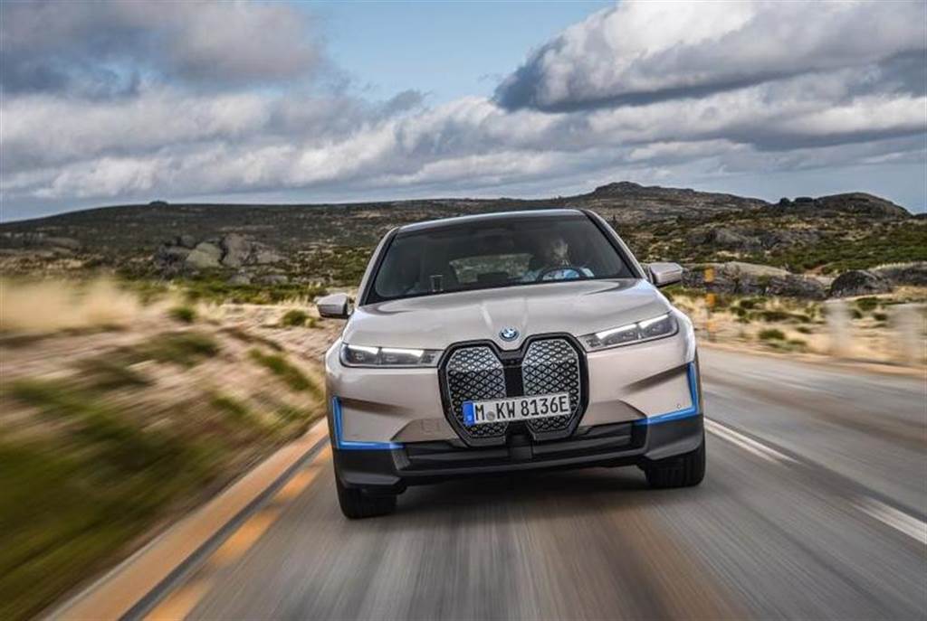 BMW 目標三年內電動車銷售占比達 20%，但坦承「還有一大段路要走」