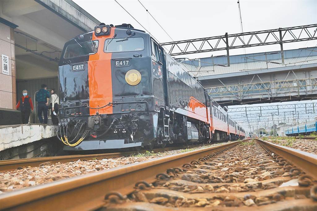 日本媒體看好台灣年度最熱門服務和商品會是鐵路旅行。圖為台鐵推出的鳴日號觀光列車。(本報系資料照片)