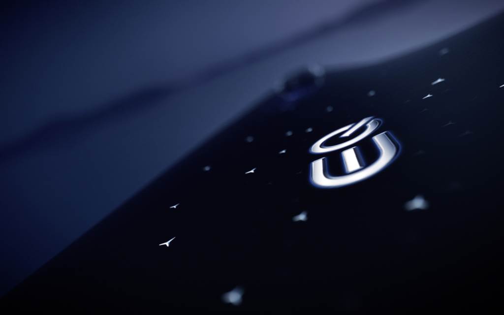 數位化還能有何種轉變？Mercedes-Benz即將發表MBUX Hyperscreen高端曲面螢幕科技
