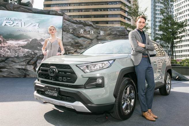 2020年新车市场衝上45.7万辆，创15年新高，「神车」则由RAV4夺下。（资料照）