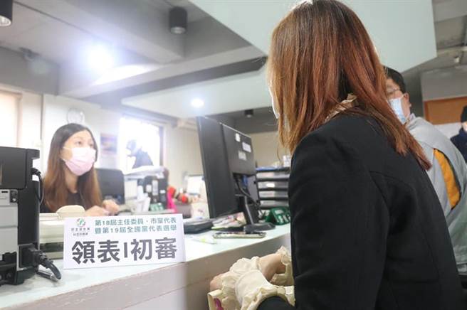 前台北市议员顏圣冠，已领表登记，宣布正式投入民进党台北市党部主委选举。（图／摘自顏圣冠脸书）