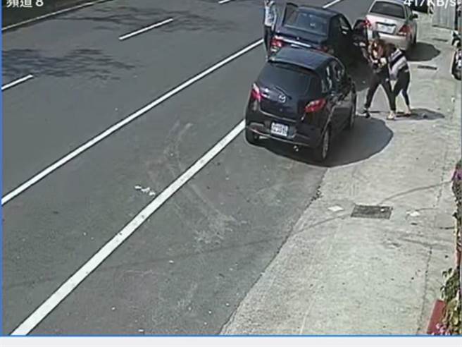 南投惊传情杀案，男子当街砍死妇人！（民眾提供／廖志晃南投传真）