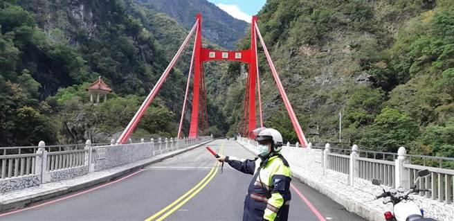 苏花改开通后禁行机车，YouTuber「罗火花」罗邵华及台湾交通安全协会理事林志学不服提告，但败诉。（资料照／新城警分局提供）