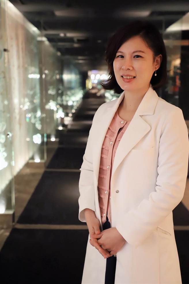 （抢养生休閒度假商机，晶华酒店携手美女中医师余雅雯分享天地食材与时辰之力、导引房客实践健康生活、散发自然容光。图／台北晶华酒店）
