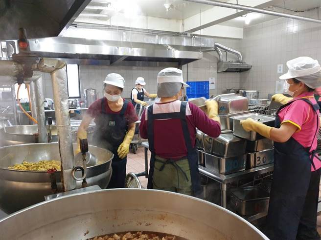 基隆市政府为杜绝莱猪进入校园，採购2千片2ppb试剂在校园进行快筛。（基隆市政府提供／陈彩玲基隆传真）