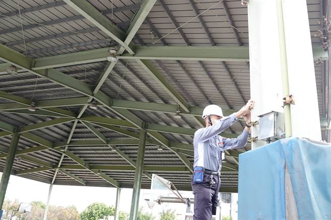 鹿港體育場加裝7支監視器。（吳敏菁攝）