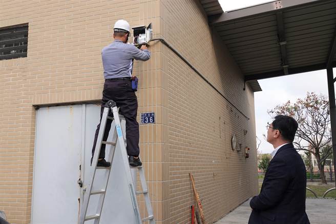 鹿港體育場加裝7支監視器。（吳敏菁攝）
