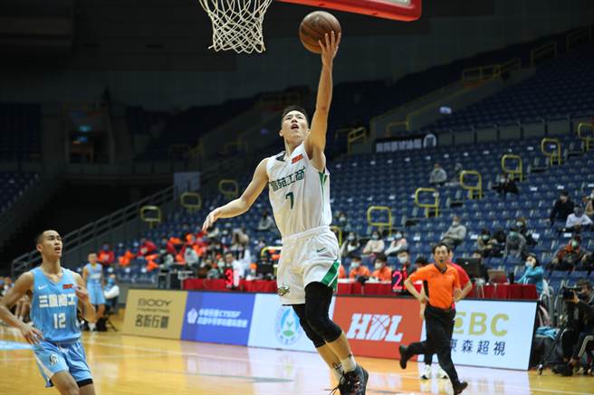 高苑羅羽翔今天對三重拿下個人HBL生涯單場新高的31分、9助攻。（大會提供）