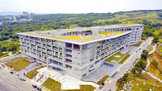 台中市招商有成，厂商觅地进驻，精密机械园区智慧绿建筑标准厂房还要抽籤卡位。（台中市府提供／卢金足台中传真）