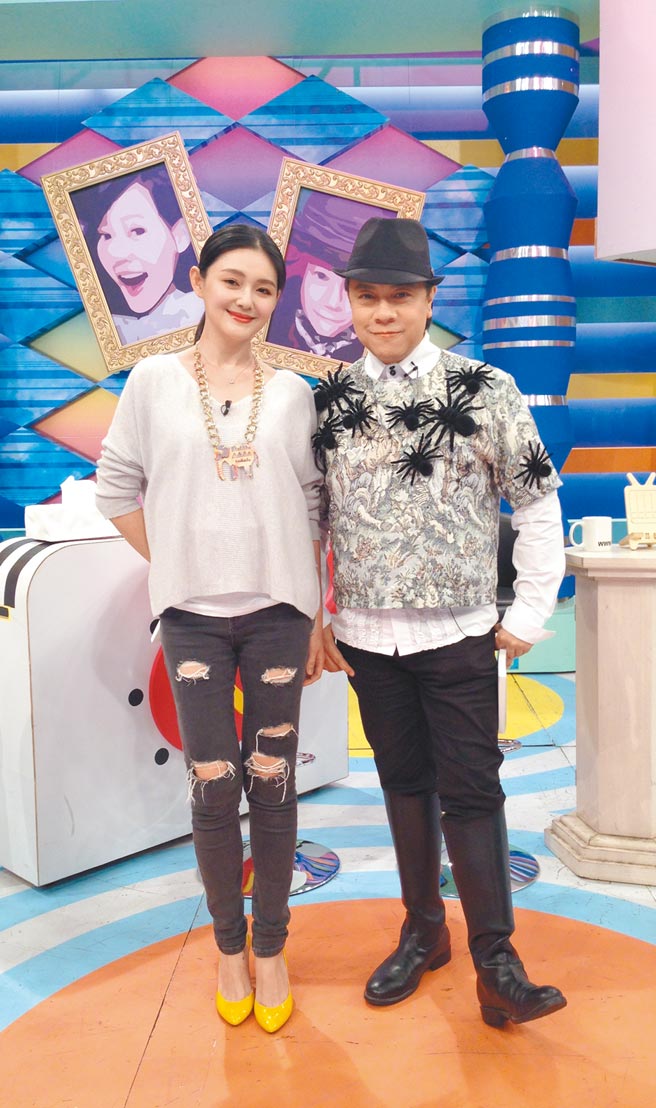 大S（左）與蔡康永有好交情，兩人過去常在《康熙來了》同台。（資料照片）