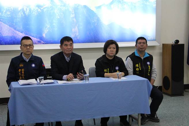 國民黨苗栗縣黨部5日開記者會，宣布針對苗栗縣長人選部分，國民黨苗栗縣黨部責任重大，絕對不會「黑箱作業」。（何冠嫻攝）