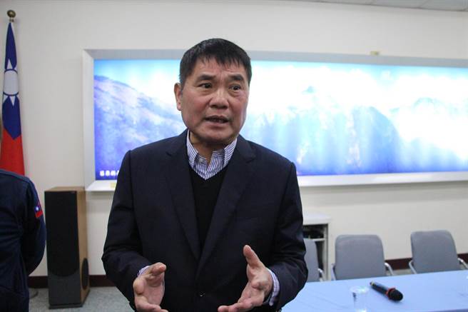 苗栗縣議會議長兼任國民黨苗栗縣黨部主委鍾東錦5日說明，黨內有志之士，如有意願都能夠表態參選，自己未來也不排除宣布參與黨內初選。（何冠嫻攝）