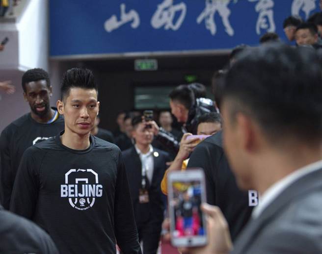 NBA例行赛已经开打，还有很多自由球员找不到东家，林书豪开始考虑返回大陆CBA。（新华社资料照）