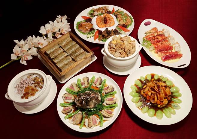 暐順聖香樓中餐廳除了保有經典10人圍爐饗宴外，也以更優惠的價格推出豐盛6人圍爐饗宴。（暐順提供／陳育賢新竹傳真）