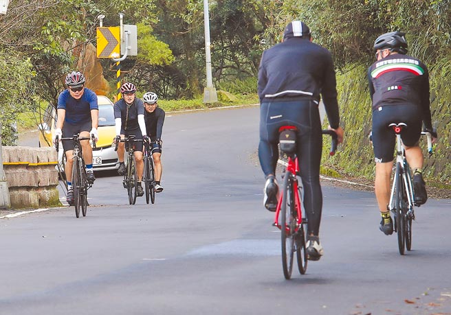 自行车事故件数与死伤人数，近3年呈现增长趋势。交通规画如何从使用者角度出发、培养民眾正确骑车风气，是政府推广旅游同时该积极思考的一环。（本报资料照片）