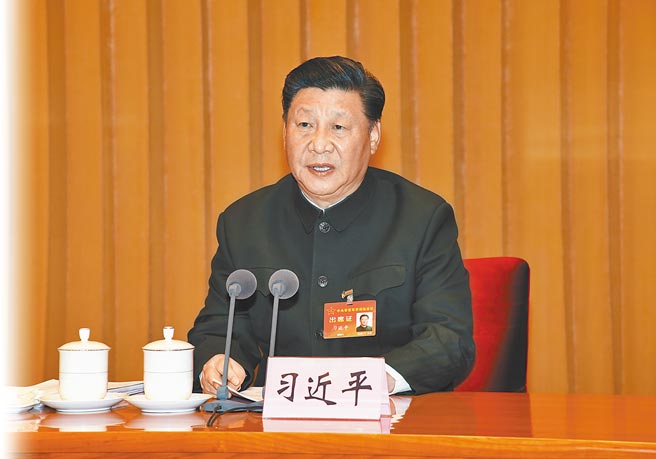 1月4日，中共中央军委主席习近平签署中央军委2021年1号命令，发布开训动员令。图为习近平出席中央军委军事训练会议。（新华社资料照片）