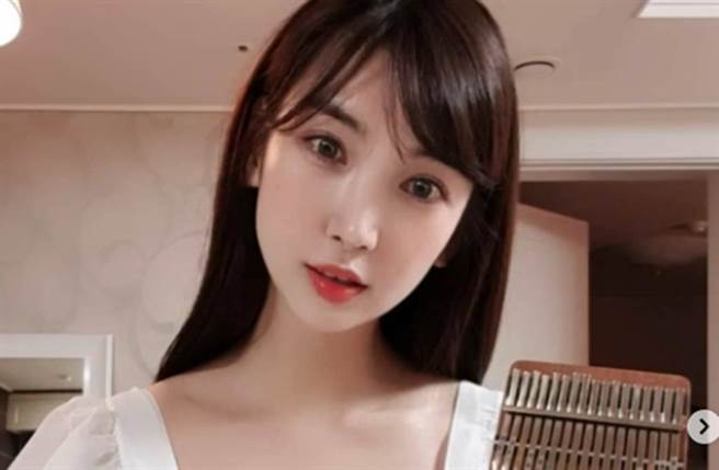 林李智外型甜美，出道時被指酷似日星廣末涼子。(圖／翻攝自林李智IG)