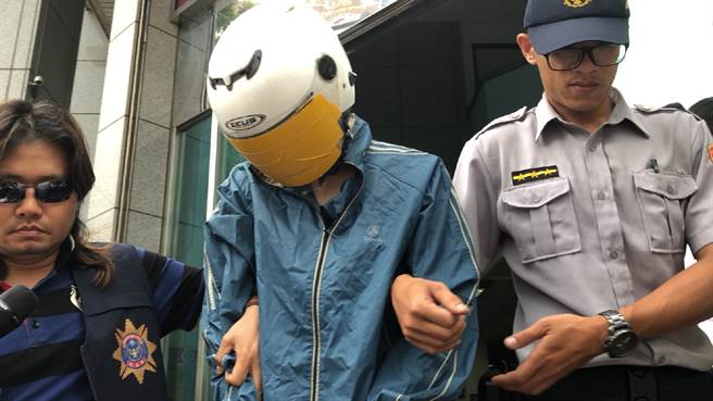 廖晏霆（中）不满女友至酒店上班，还把赚来得钱拿去牛郎店挥霍，两人分手后他仍苦苦纠缠，前晚持刀闯入邱女住处砍杀行凶，警方依杀人罪送办。（中时资料照 胡欣男摄）（禁止酒驾，饮酒过量，有害健康） 