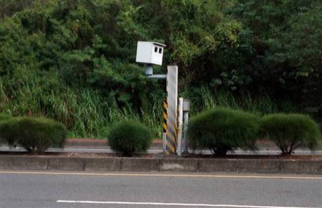 彰化市东外环道2.2公里处已经连续3年都荣登杆王了，速限为70公里，超过80公里即会被拍照告发。（彰化县警察局提供／吴敏菁彰化传真）