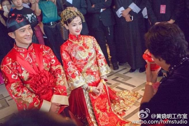 Baby曾跟老公黄晓明说过，是因为公公对待婆婆的态度，认定他们的孩子是可托付终生之人。(翻摄自黄晓明工作室微博)

